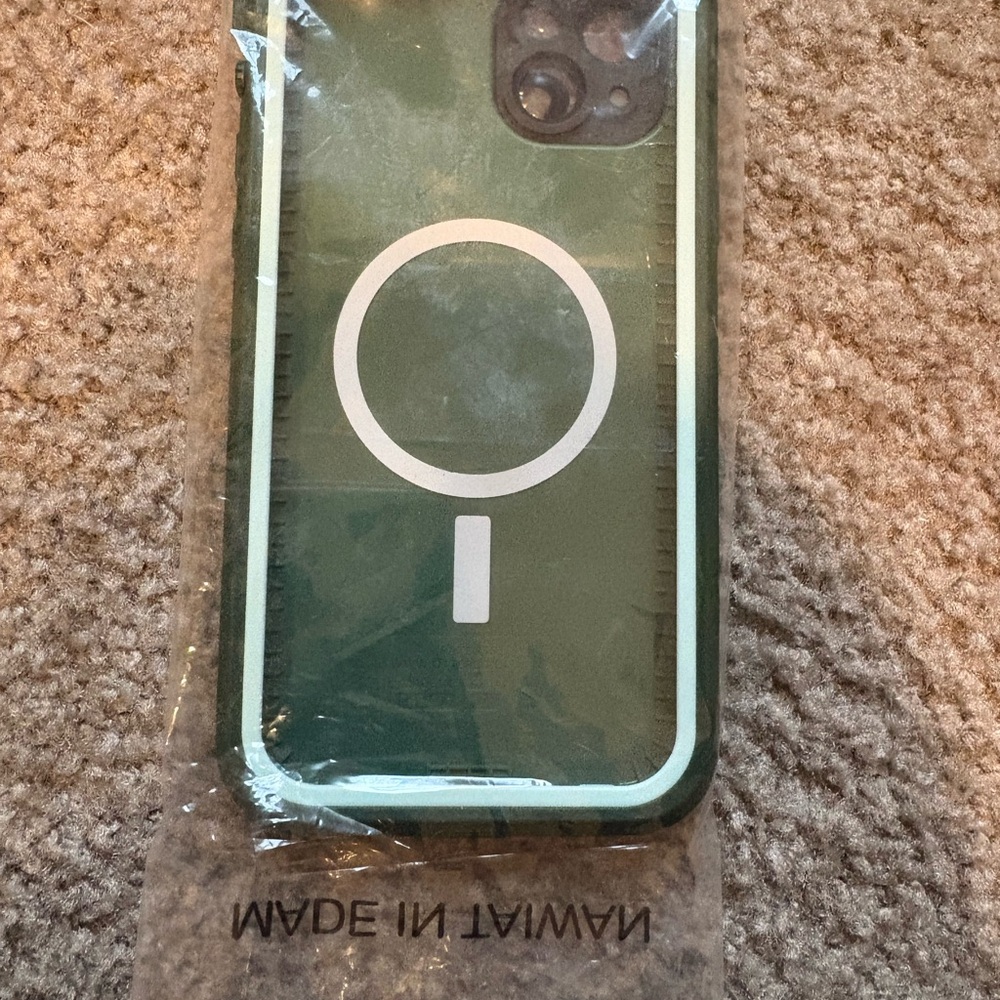 Otterbox Fre series iPhone 15